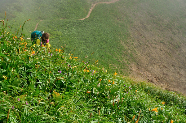 花溢れる白山から別山、そして三ノ峰へテン泊縦走