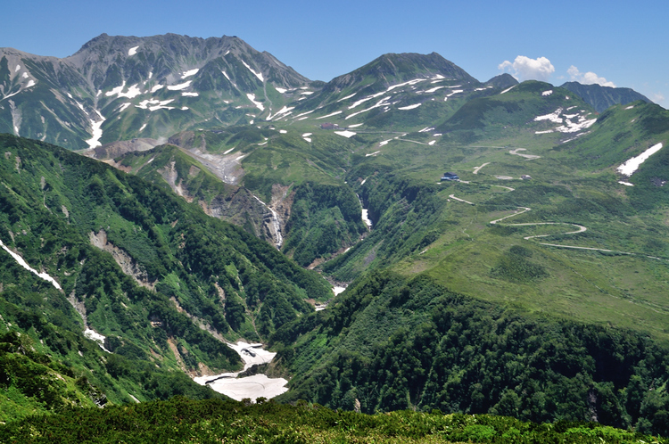 真夏の立山・大日三山縦走、そして花美しい弥陀ヶ原へ