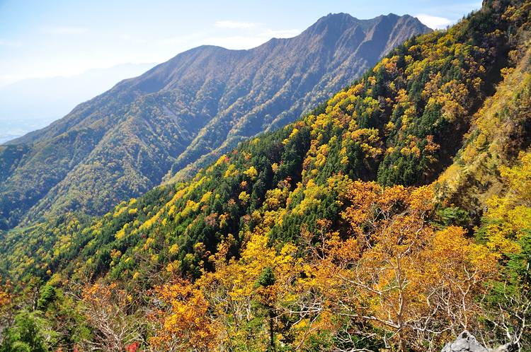 キレットを越えて八ヶ岳の主峰・赤岳へ