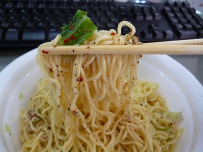 日清焼きそばUFO　塩カルビ焼きそば
