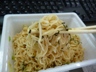 ペヤング　たらこ焼きそば！
