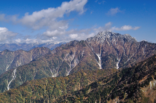 初冠雪の立山から大日三山へ