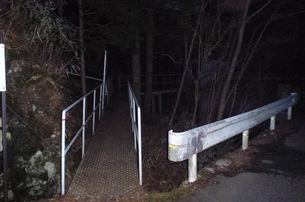 「春の嵐」の前に鉄山から弥山へ　