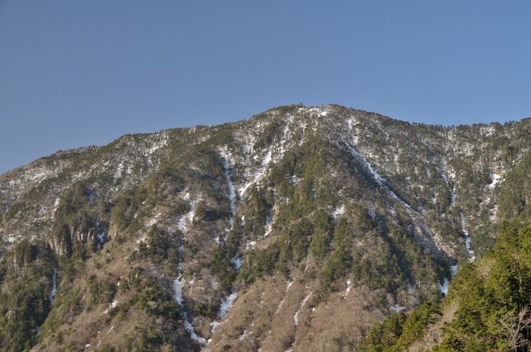 「春の嵐」の前に鉄山から弥山へ　