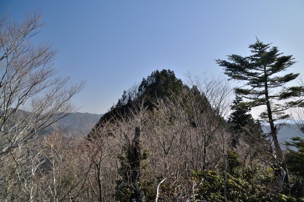 「春の嵐」の前に鉄山から弥山へ　