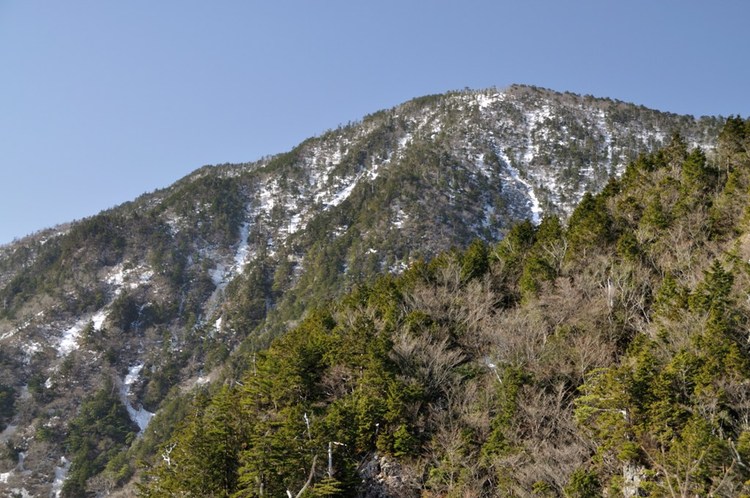 「春の嵐」の前に鉄山から弥山へ　