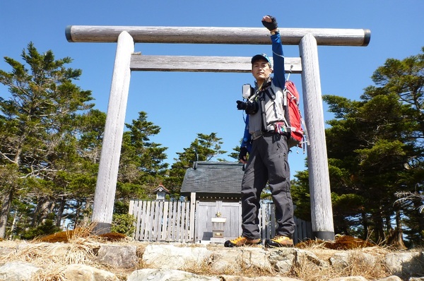 「春の嵐」の前に鉄山から弥山へ　