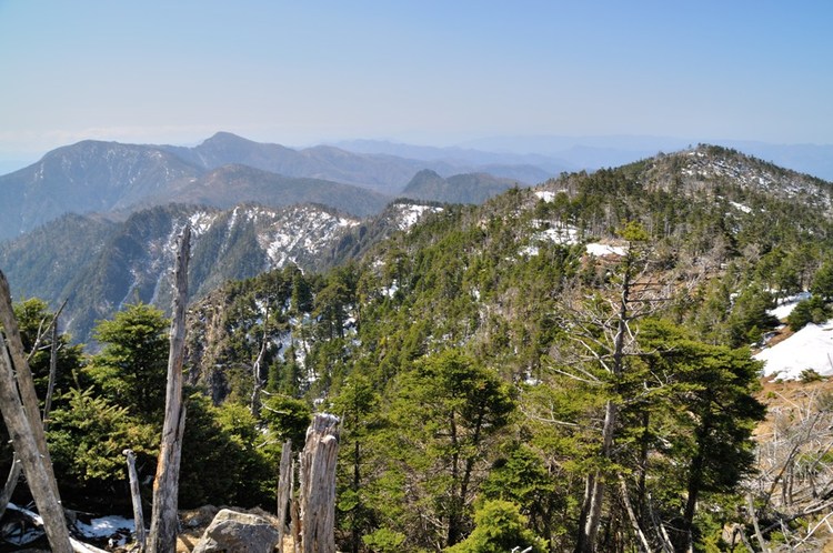 「春の嵐」の前に鉄山から弥山へ　
