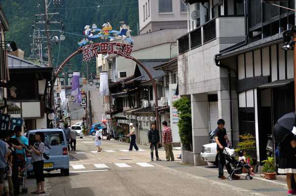 盆踊りの頃　川面に吹く風　in 郡上八幡・吉田川