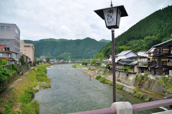 盆踊りの頃　川面に吹く風　in 郡上八幡・吉田川
