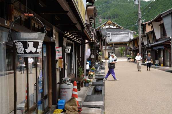 盆踊りの頃　川面に吹く風　in 郡上八幡・吉田川