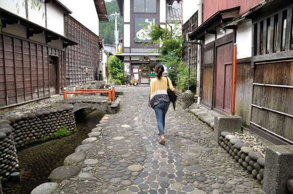 盆踊りの頃　川面に吹く風　in 郡上八幡・吉田川