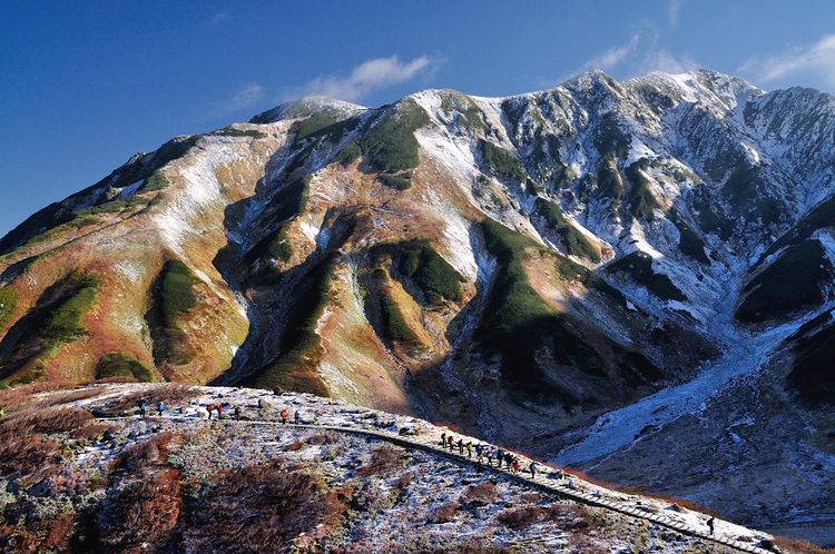 初冠雪の立山から大日三山へ