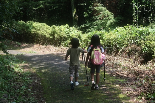 近所の山へトレッキング～！
