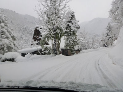 雪の飛騨路スノードライブ