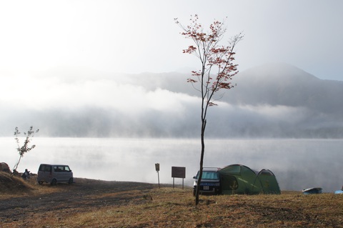 西湖でようやくありつけたキャンプ場