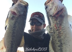 Caught two bass 40up2本 2017/04/19 14:42:56