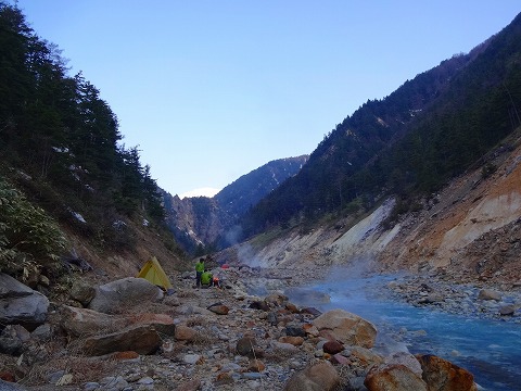 湯俣温泉で野湯と焚き火を満喫な週末。