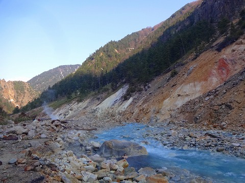 湯俣温泉で野湯と焚き火を満喫な週末。