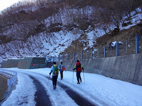 驚嘆の氷瀑　電車で行く日光雲竜渓谷 （ と北千住 ） の旅