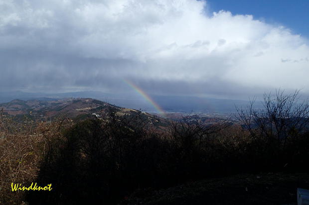 大霧山で虹を見た