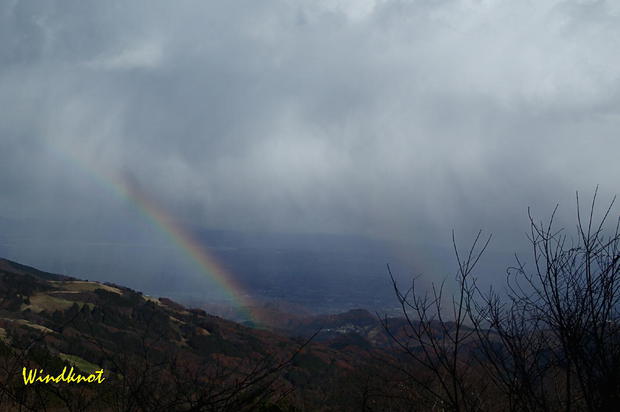 大霧山で虹を見た