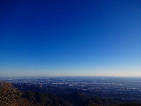 残雪の丹沢、大山と岳ノ台。