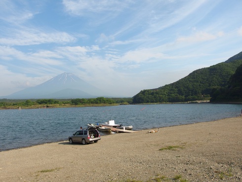 富士山眺めて温泉浸かって… 精進湖キャンピングコテージ