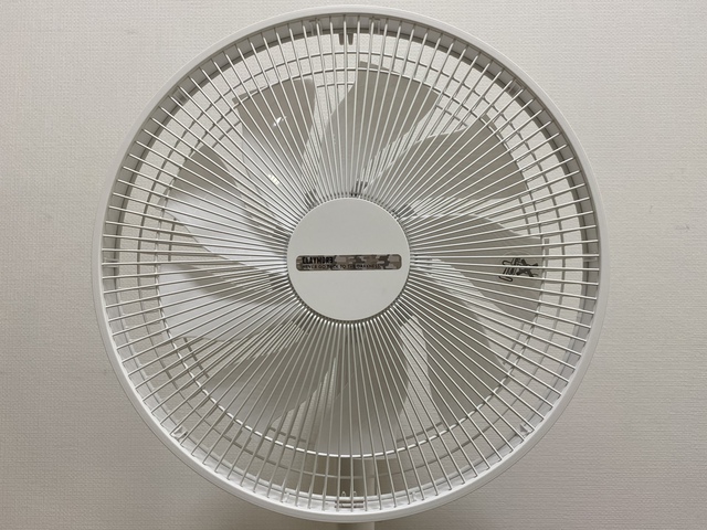 さて、これは何でしょう？夏キャンプの快適グッズ購入〜☆