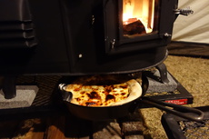 薪ストーブ底面焼きピザ