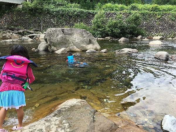 川遊びが出来るキャンプ場【和泉前坂家族村】