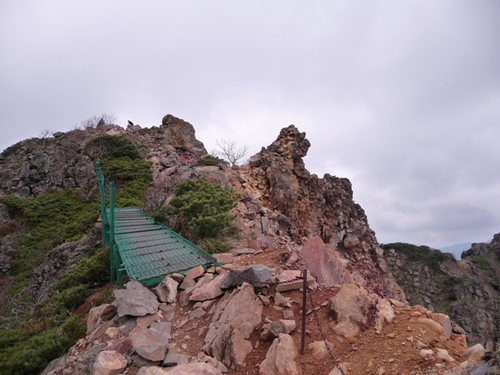 天狗岳、硫黄岳周遊日帰り、09年6月19日(4)