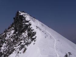 2012年4月2日、金峰山、さくさく山頂へ(3)