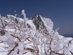 2012年4月2日、金峰山、さくさく山頂へ(3)