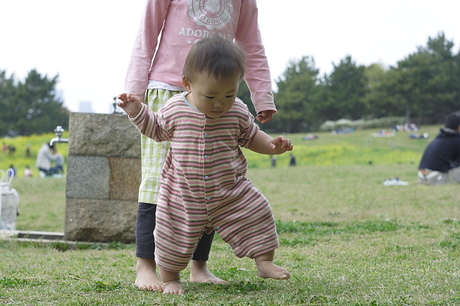 子守りのような…　花見のような…