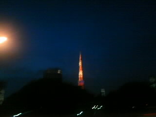 ７月でんな。
