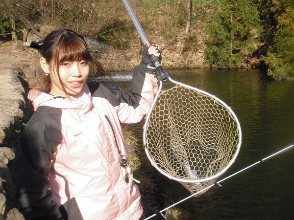 木粉粘土で製作したハンドメイドルアーで釣る 釣りドル みなせちわさんの釣行に同行させていただきました