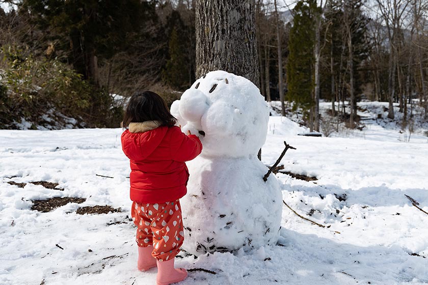 星降る夜とポカポカ陽気の雪だるま。 白馬森のわさび農園オートキャンプ場 ② 〜融雪編〜