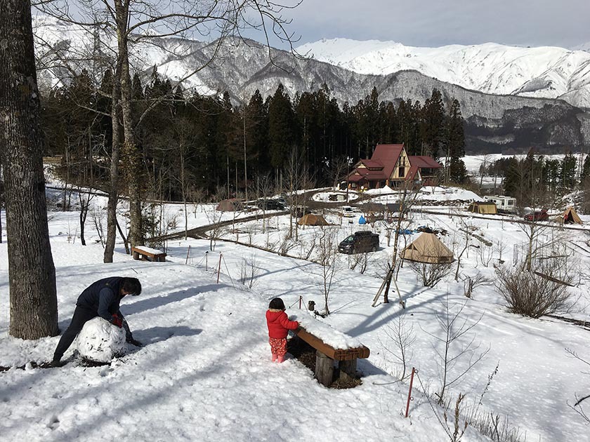 星降る夜とポカポカ陽気の雪だるま。 白馬森のわさび農園オートキャンプ場 ② 〜融雪編〜