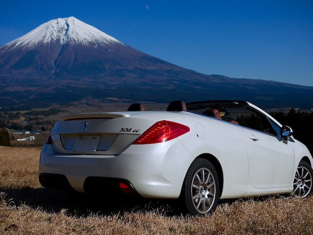 絶景と雪と嵐のキャンプ。大自然を満喫「富士山YMCA グローバル・エコ・ヴィレッジ」